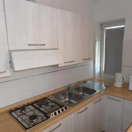 Beachfront With Stunning Ocean Views דירה