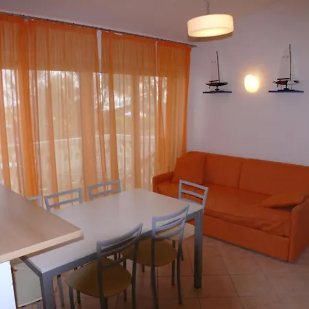 דירה Beachfront With Stunning Ocean Views *