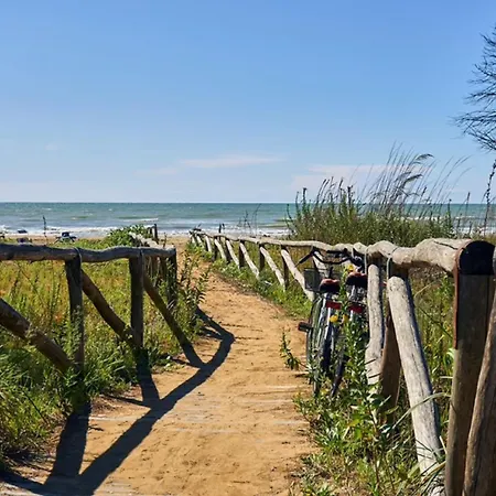דירה Beachfront With Stunning Ocean Views